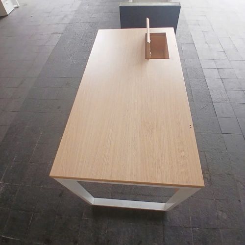 Bàn Làm Việc Chân Sắt BLVCS08.jpg